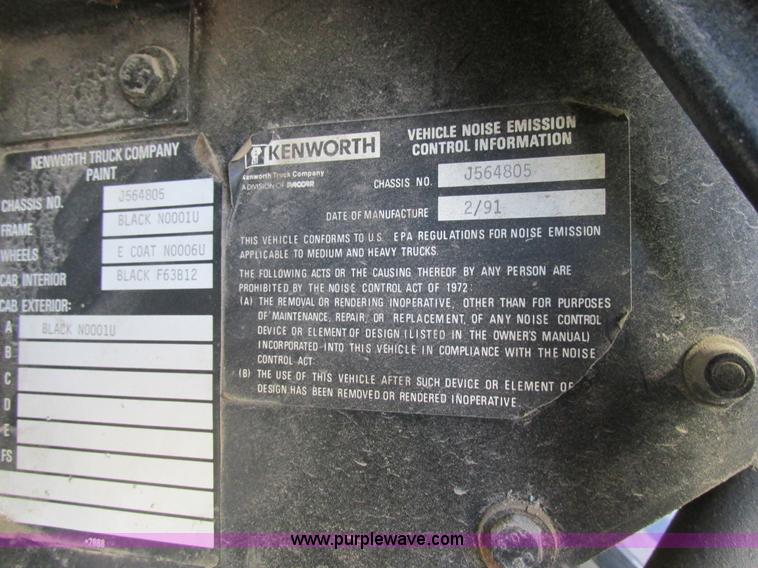 image for item K5109 1991 Kenworth T600 semi truck