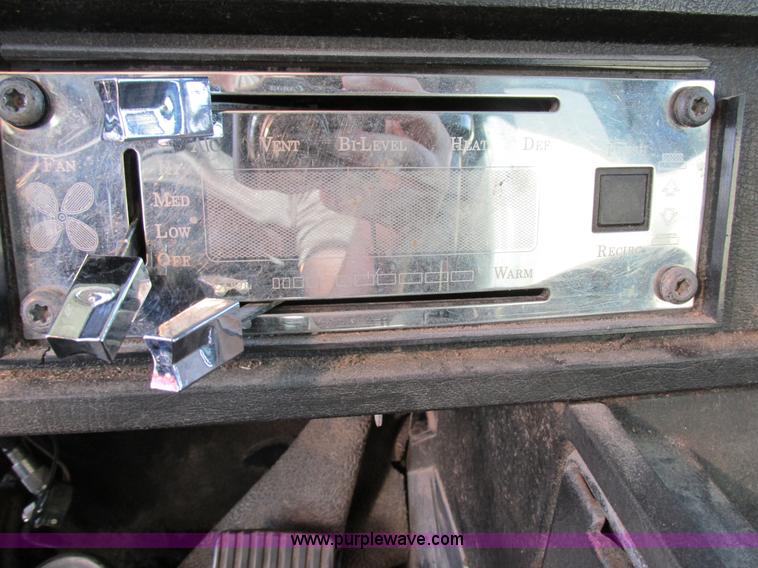 image for item K5109 1991 Kenworth T600 semi truck