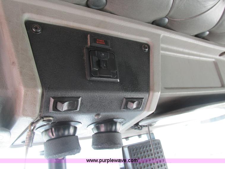 image for item K5109 1991 Kenworth T600 semi truck