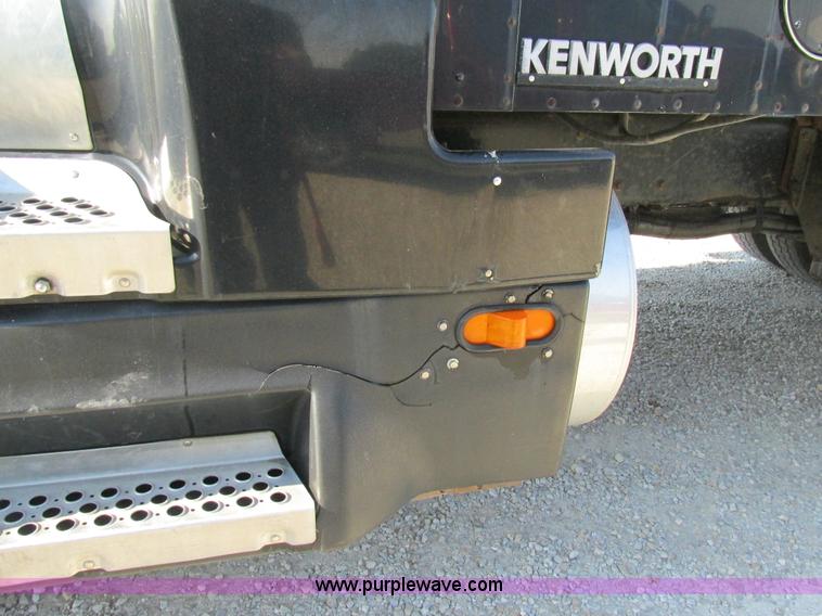 image for item K5109 1991 Kenworth T600 semi truck