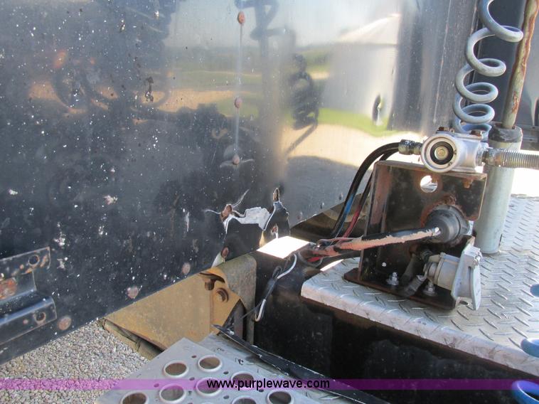 image for item K5109 1991 Kenworth T600 semi truck