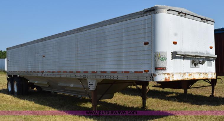 image for item K6191 1983 Timpte double hopper grain trailer