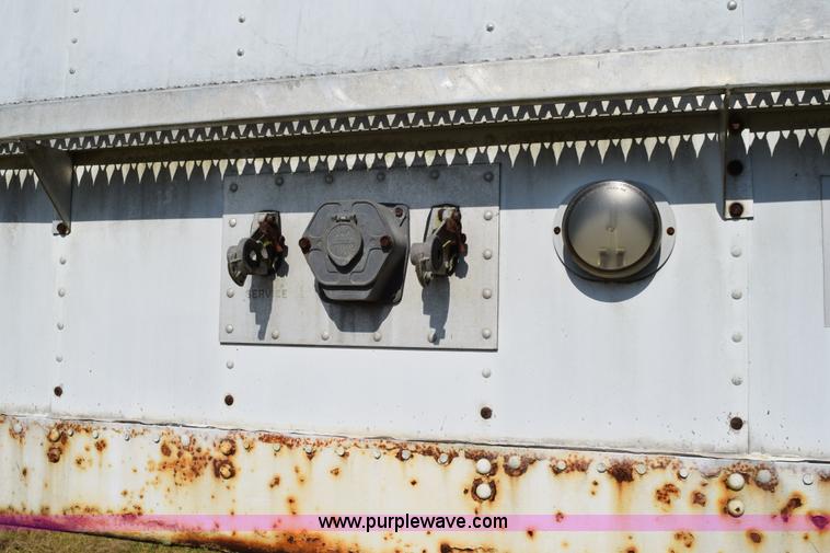 image for item K6191 1983 Timpte double hopper grain trailer