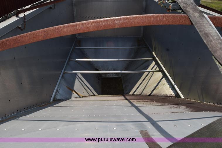 image for item K6191 1983 Timpte double hopper grain trailer