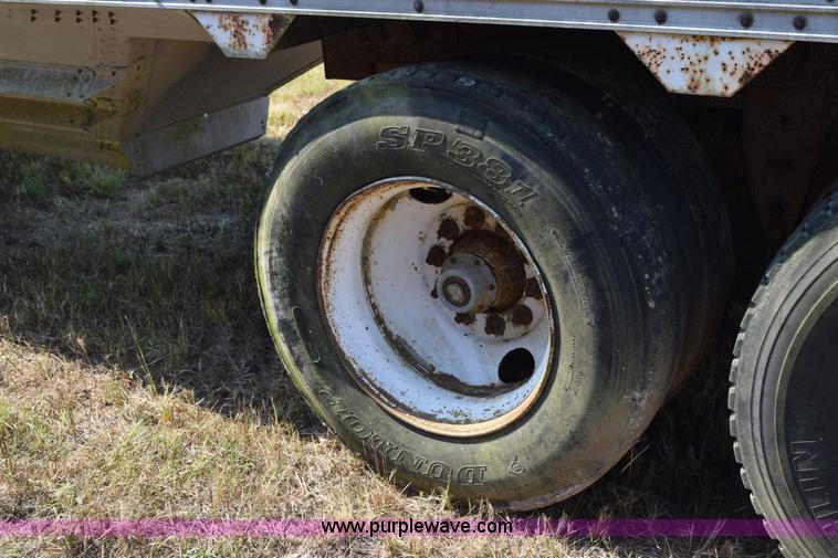 image for item K6191 1983 Timpte double hopper grain trailer