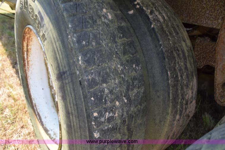 image for item K6191 1983 Timpte double hopper grain trailer