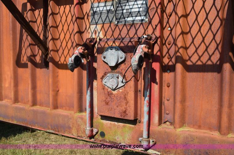 image for item K6192 1973 Trailmobile double hopper grain trailer