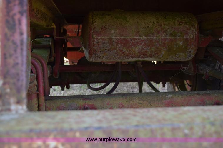 image for item K6192 1973 Trailmobile double hopper grain trailer