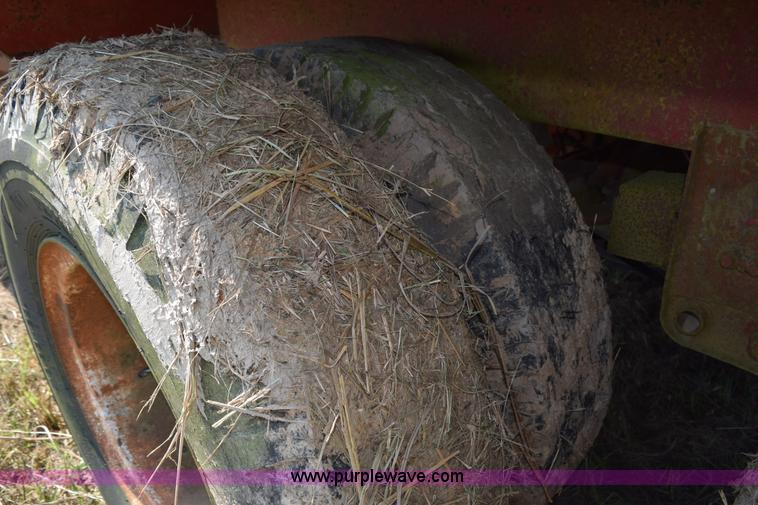 image for item K6192 1973 Trailmobile double hopper grain trailer