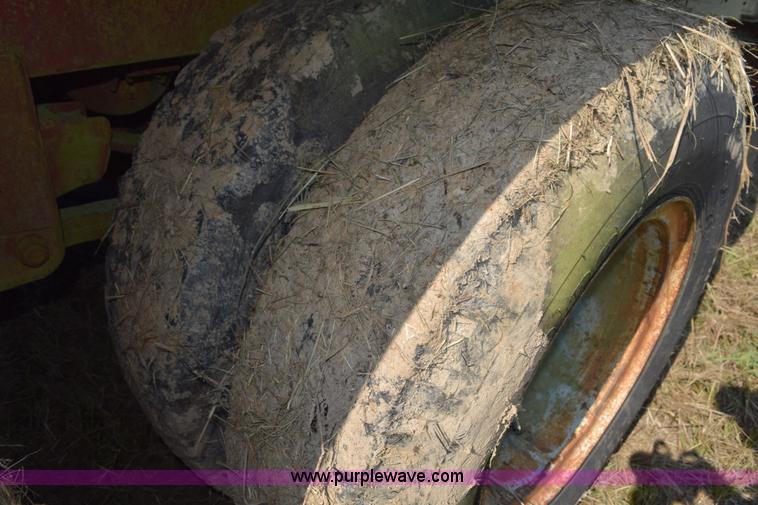 image for item K6192 1973 Trailmobile double hopper grain trailer