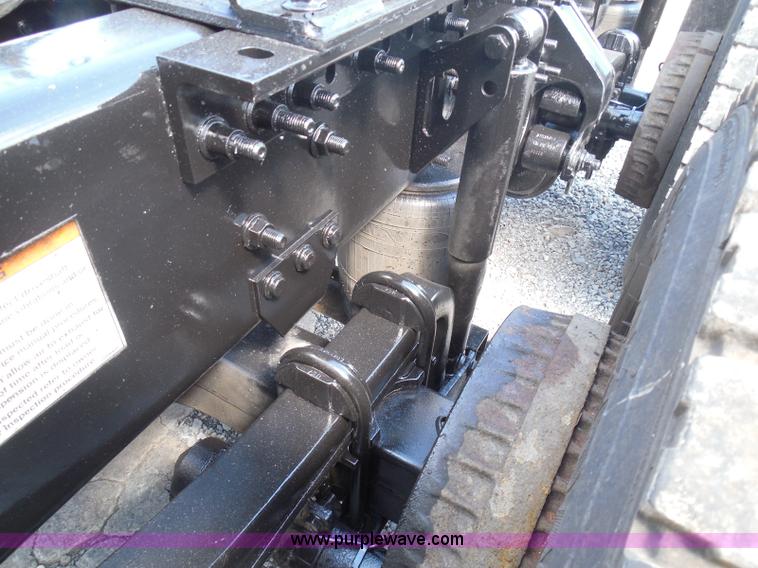 image for item K7528 2010 Volvo VNL64T semi truck