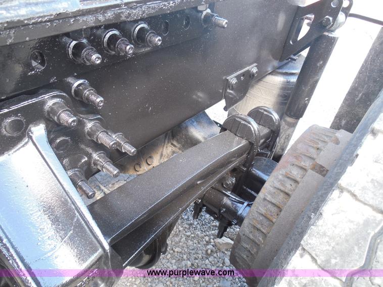 image for item K7528 2010 Volvo VNL64T semi truck