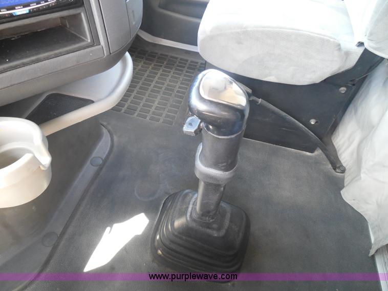 image for item K7528 2010 Volvo VNL64T semi truck