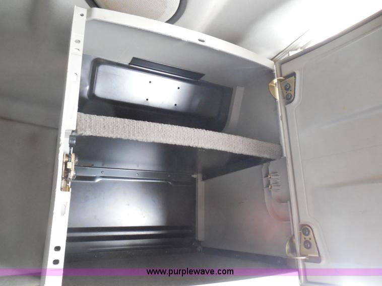 image for item K7528 2010 Volvo VNL64T semi truck