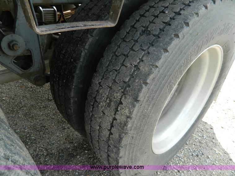 image for item K8150 1981 Fruehauf pneumatic bulk tank trailer