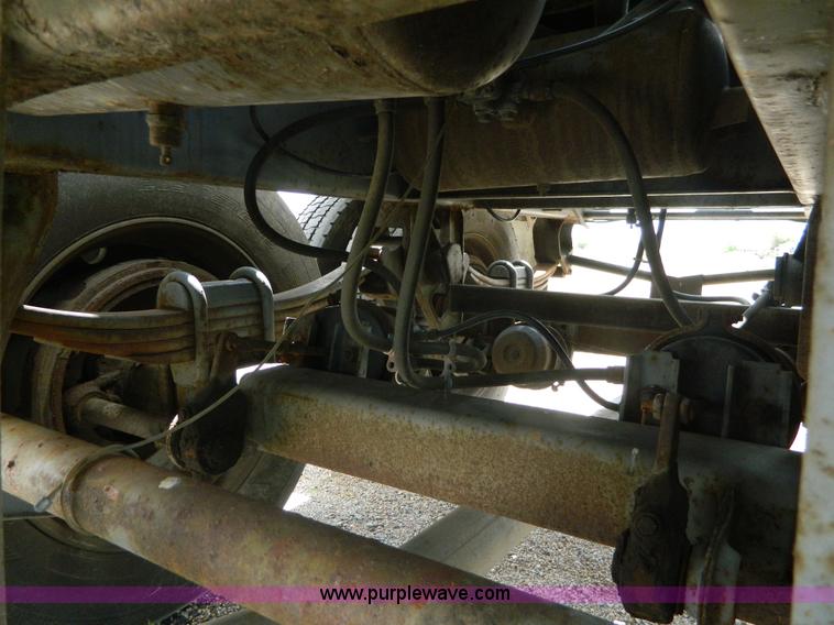 image for item K8150 1981 Fruehauf pneumatic bulk tank trailer