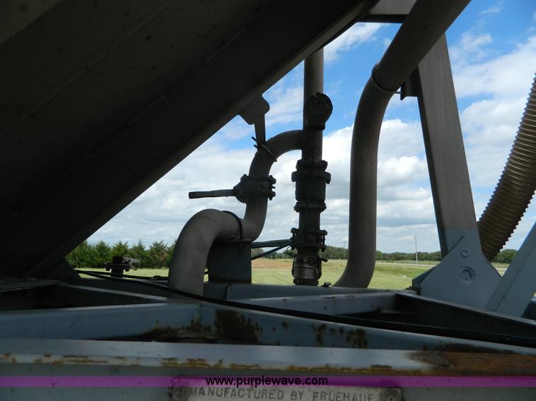 image for item K8150 1981 Fruehauf pneumatic bulk tank trailer