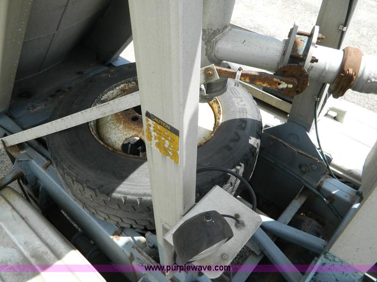 image for item K8150 1981 Fruehauf pneumatic bulk tank trailer