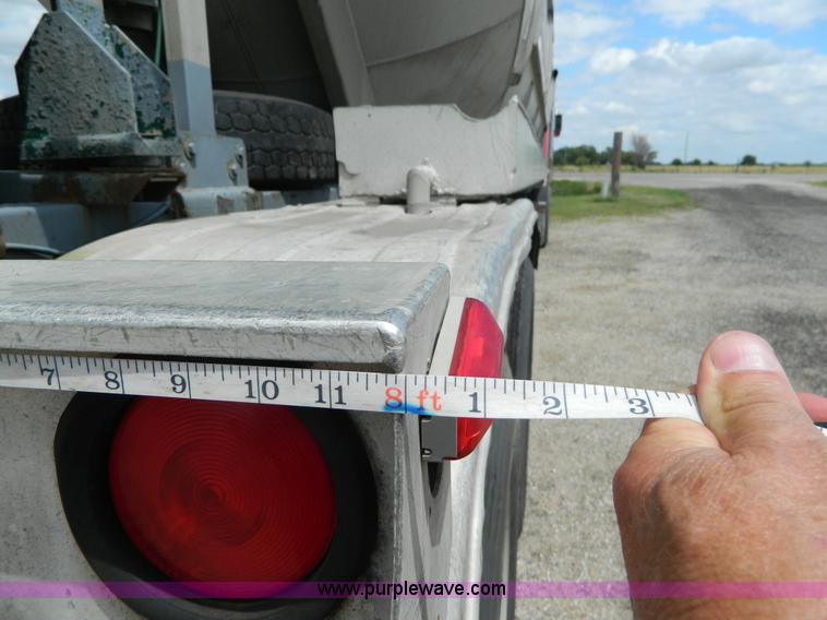 image for item K8150 1981 Fruehauf pneumatic bulk tank trailer