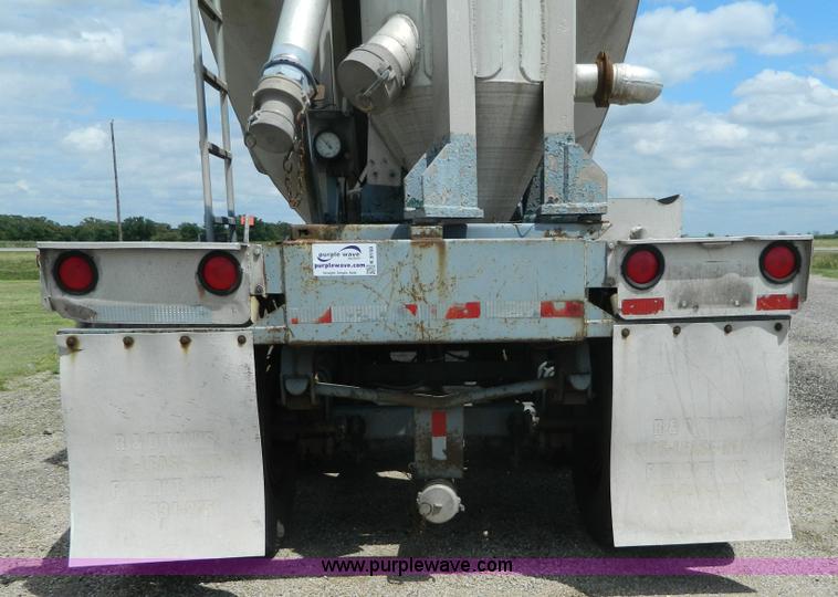 image for item K8150 1981 Fruehauf pneumatic bulk tank trailer