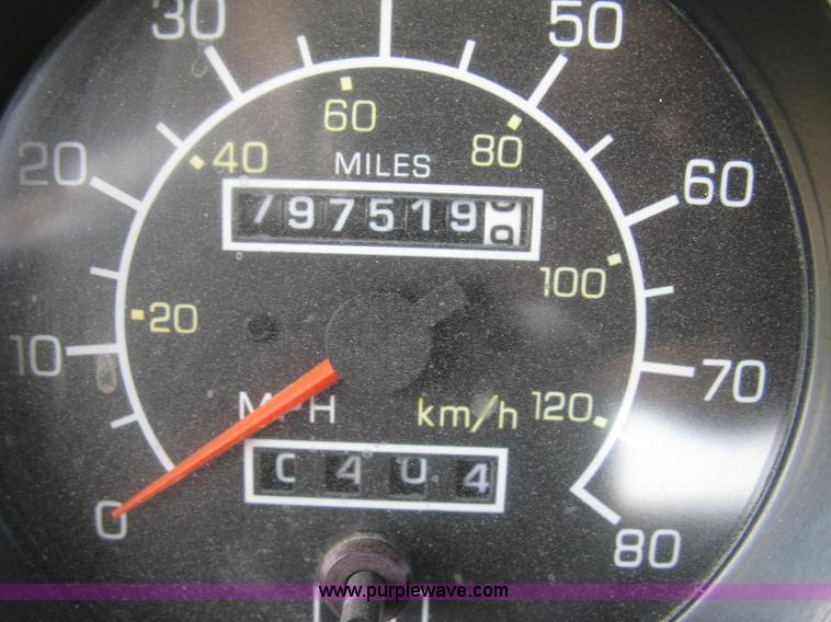 image for item K8720 2005 Kenworth T800 semi truck