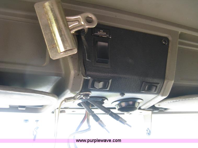 image for item K8720 2005 Kenworth T800 semi truck