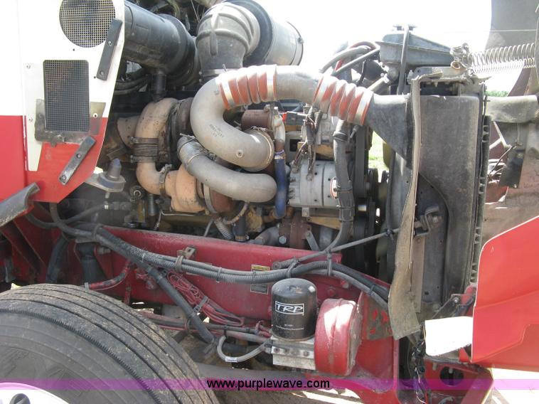 image for item K8720 2005 Kenworth T800 semi truck