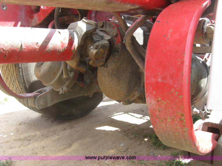 image for item K8720 2005 Kenworth T800 semi truck