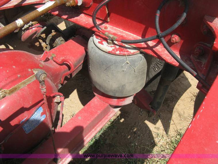 image for item K8720 2005 Kenworth T800 semi truck