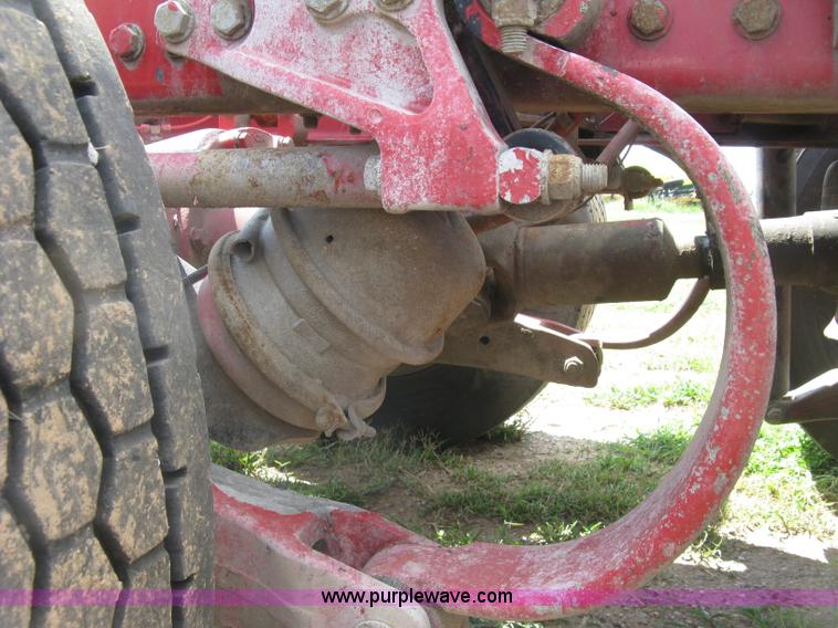 image for item K8720 2005 Kenworth T800 semi truck