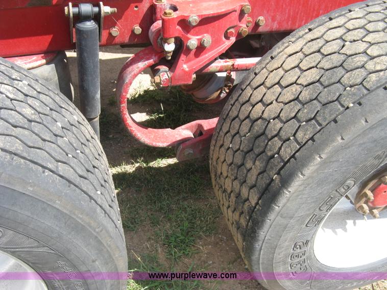 image for item K8720 2005 Kenworth T800 semi truck