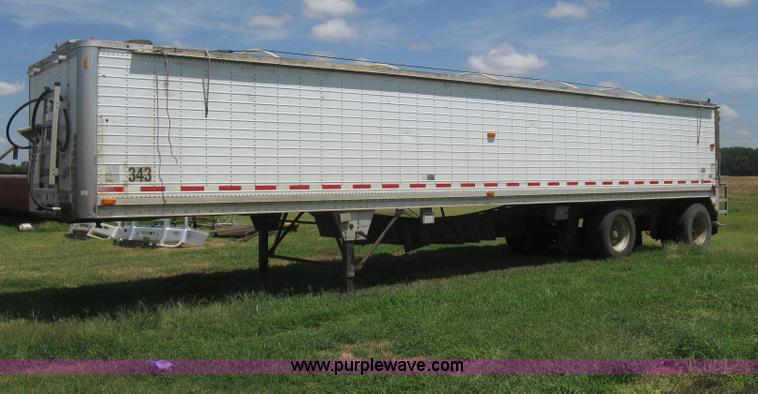 image for item K8721 2003 Wilson DWBT-600 belt trailer