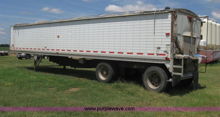 image for item K8721 2003 Wilson DWBT-600 belt trailer