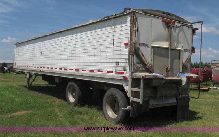 image for item K8721 2003 Wilson DWBT-600 belt trailer