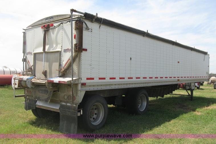 image for item K8721 2003 Wilson DWBT-600 belt trailer