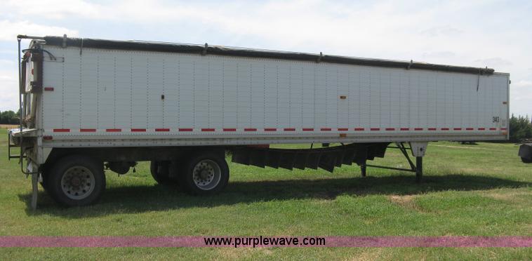 image for item K8721 2003 Wilson DWBT-600 belt trailer