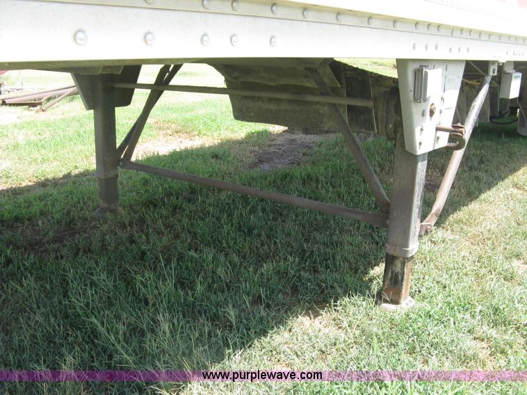 image for item K8721 2003 Wilson DWBT-600 belt trailer