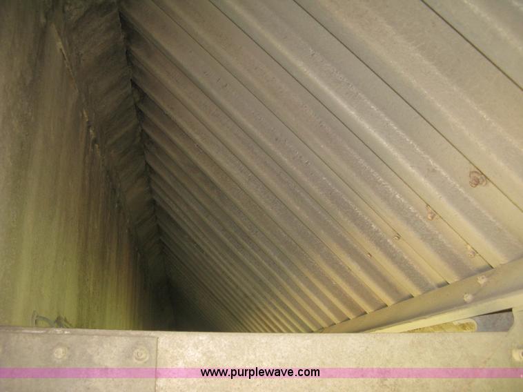 image for item K8721 2003 Wilson DWBT-600 belt trailer