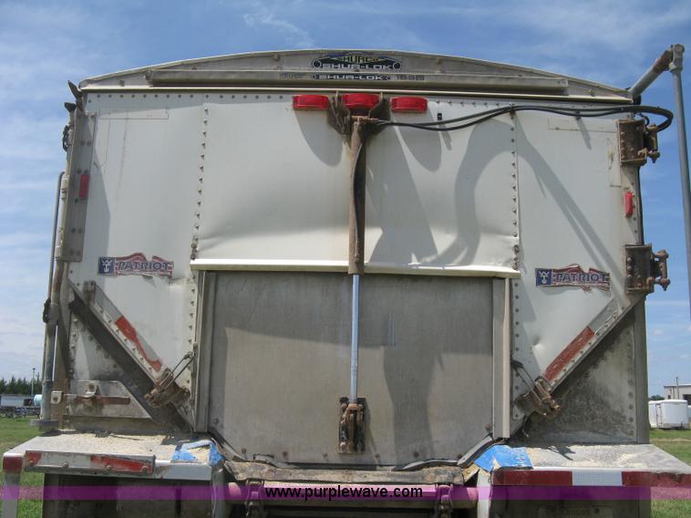 image for item K8721 2003 Wilson DWBT-600 belt trailer