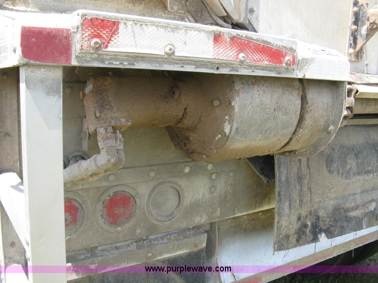 image for item K8721 2003 Wilson DWBT-600 belt trailer