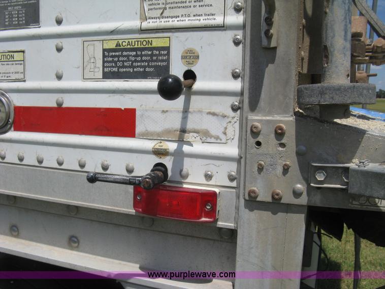 image for item K8721 2003 Wilson DWBT-600 belt trailer