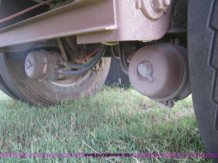 image for item K8721 2003 Wilson DWBT-600 belt trailer