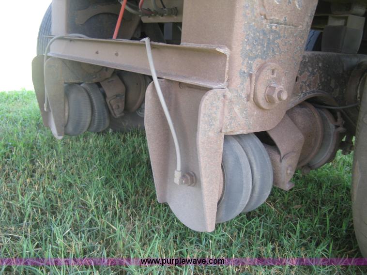 image for item K8721 2003 Wilson DWBT-600 belt trailer