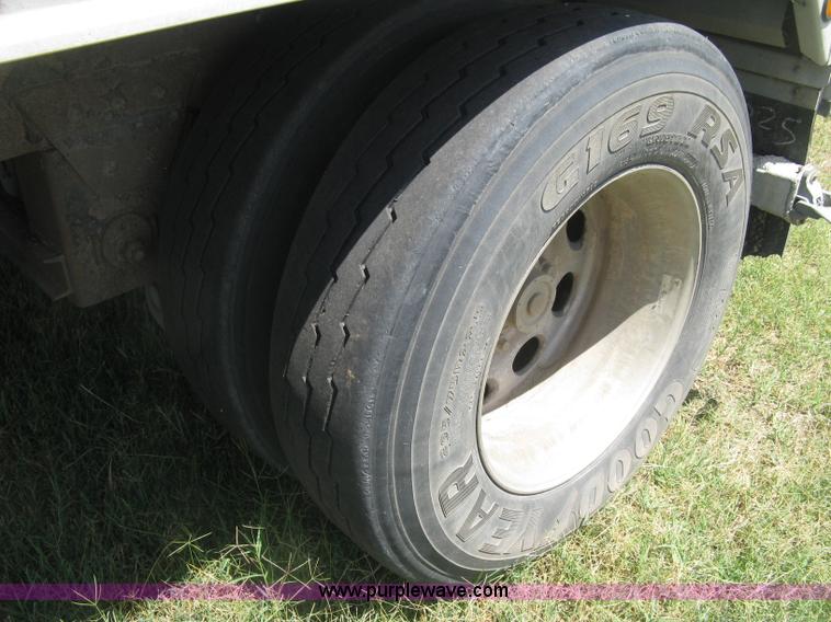 image for item K8721 2003 Wilson DWBT-600 belt trailer