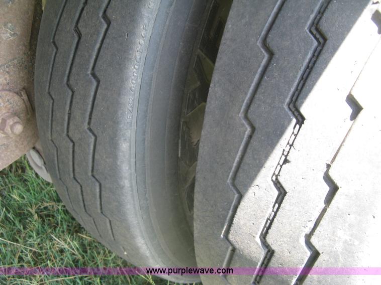 image for item K8721 2003 Wilson DWBT-600 belt trailer