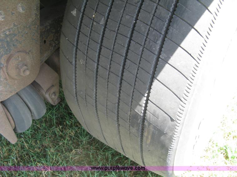 image for item K8721 2003 Wilson DWBT-600 belt trailer