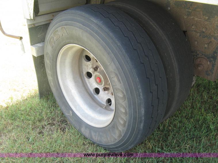 image for item K8721 2003 Wilson DWBT-600 belt trailer