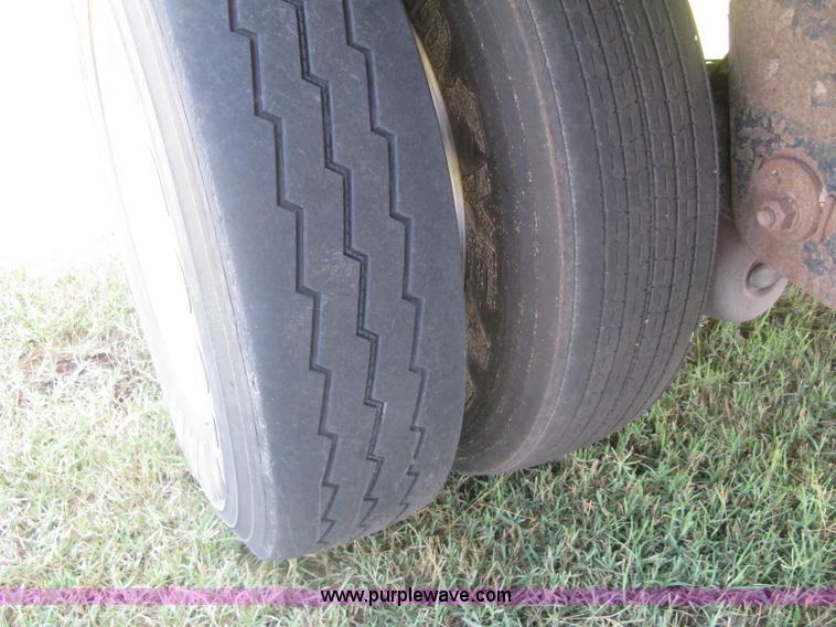 image for item K8721 2003 Wilson DWBT-600 belt trailer