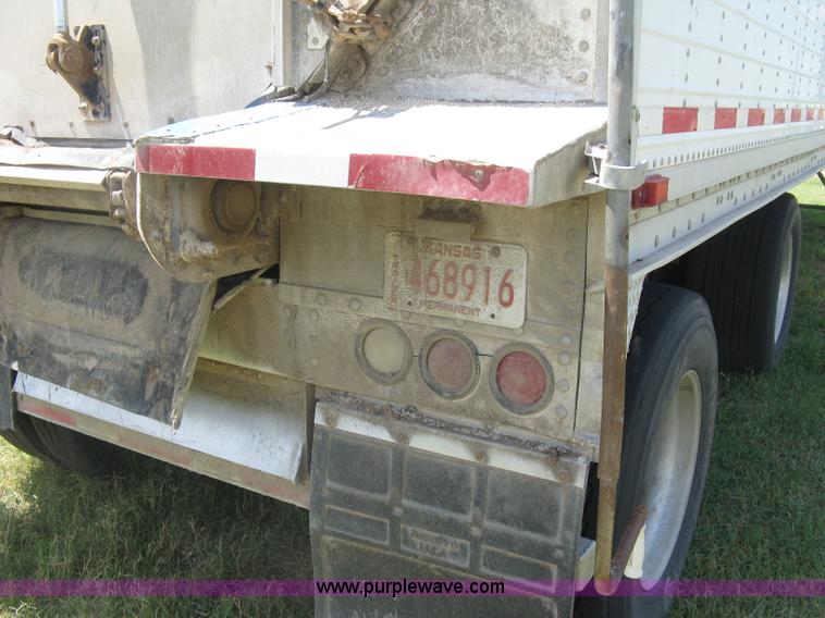 image for item K8721 2003 Wilson DWBT-600 belt trailer