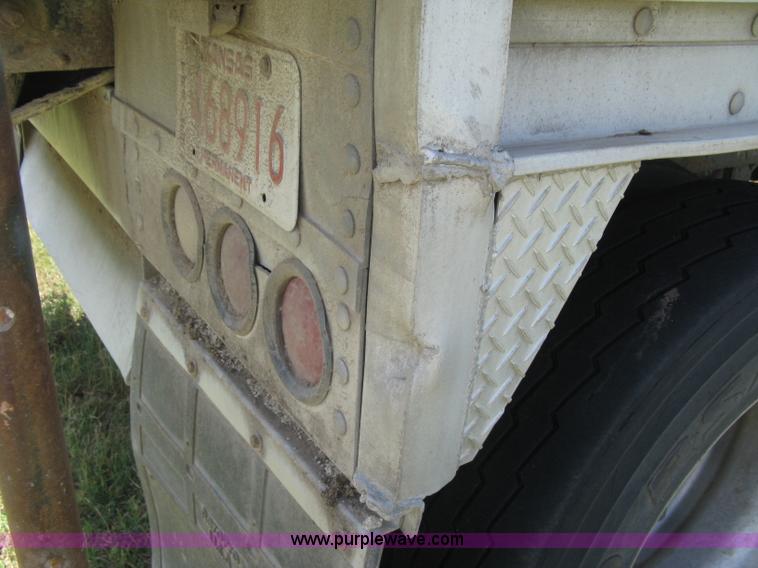 image for item K8721 2003 Wilson DWBT-600 belt trailer